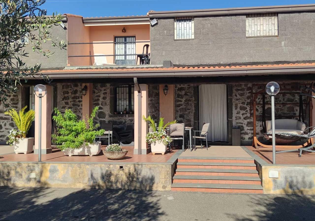 Peri Peri Etna Guest House Montargano 外观 照片